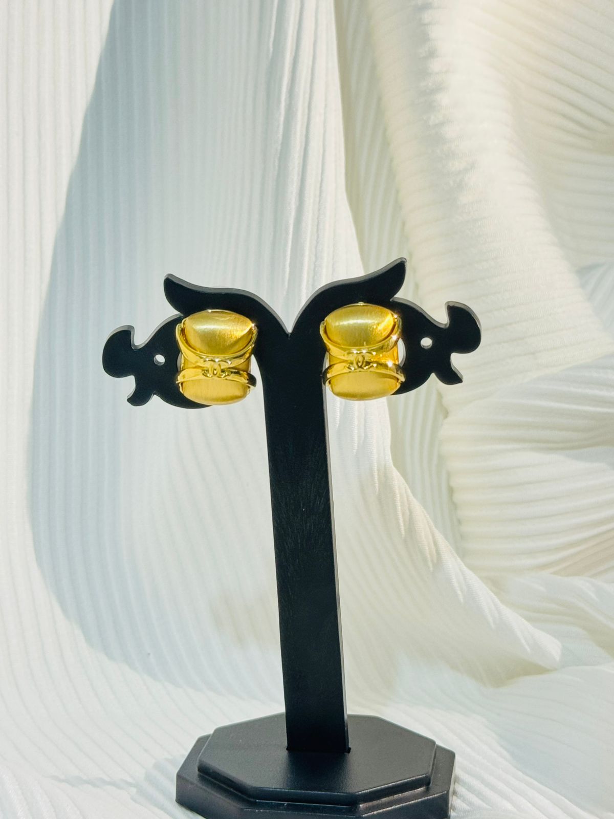 Gold-Toned Stud Earring