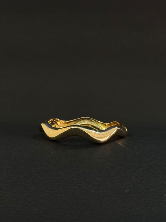 Wave-Shaped Bracelet