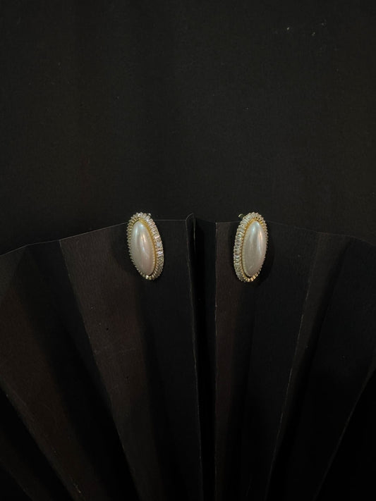Oval-Shape Stud Earring