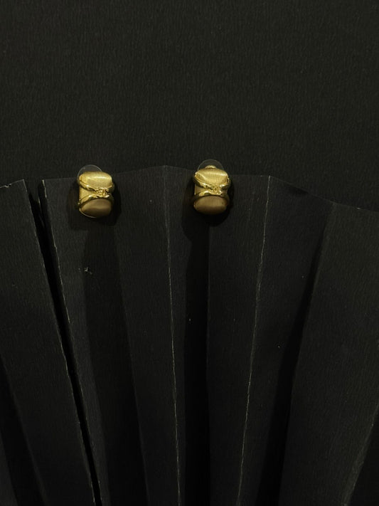 Gold-Toned Stud Earring